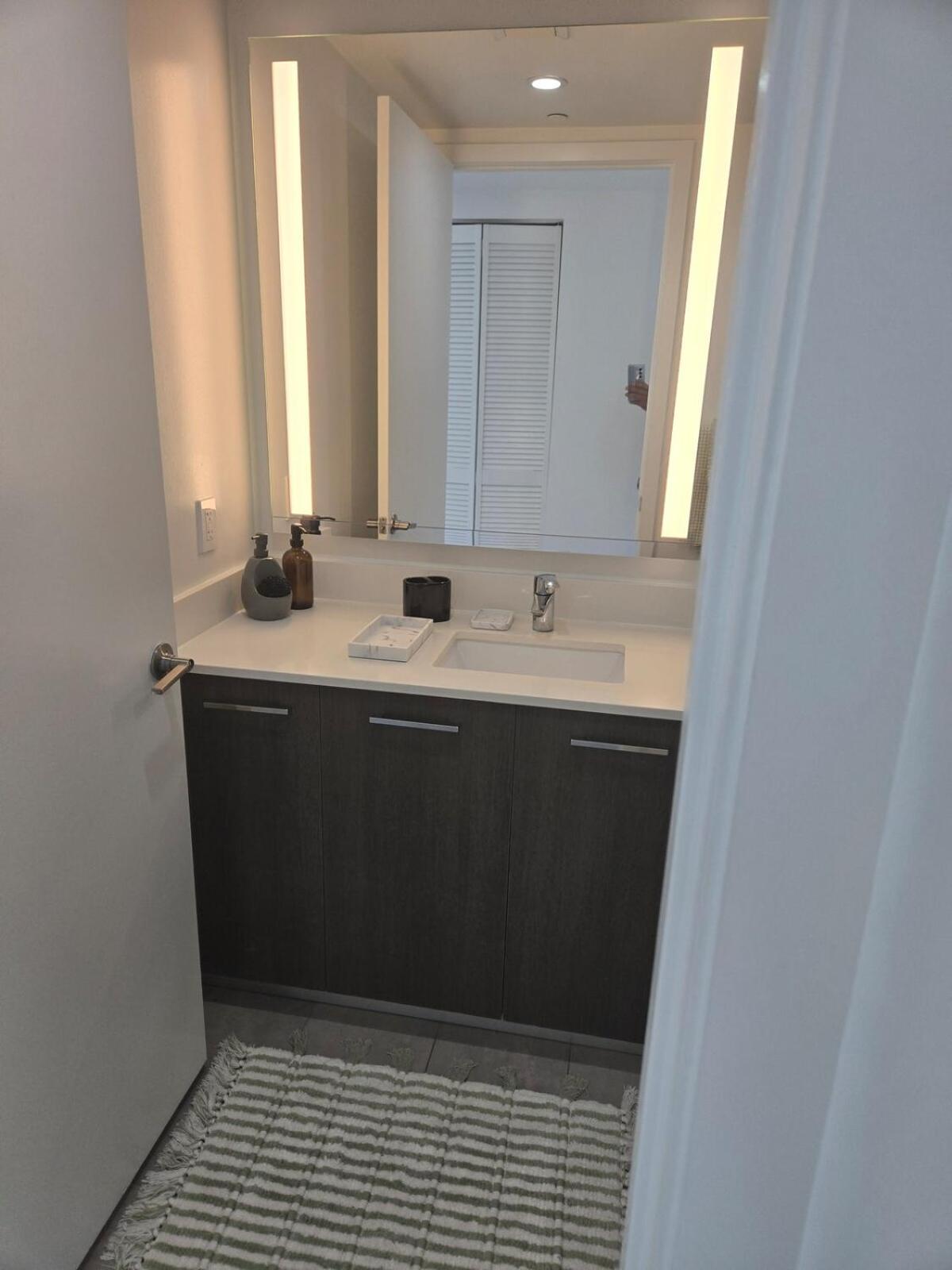 Miami-brickell Luxury 2br-2bath With Skyline Views - Walking Distance To Heat Arena & Bayside *